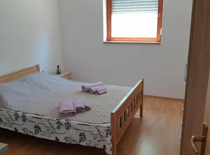 Oliva Dom Cista Mala Mala Cista